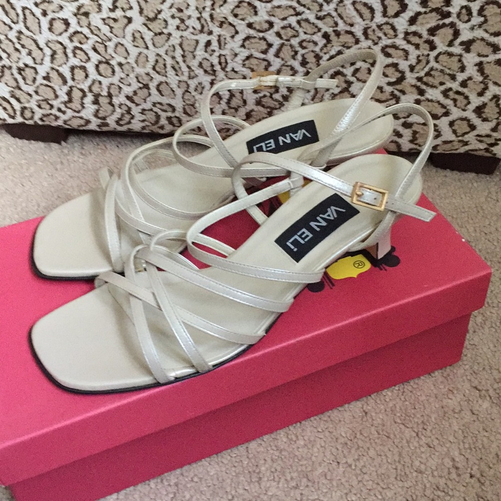 🍦VANELI leather sandals - size 6.5M